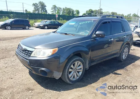 2013 Subaru Forester 2.5X Premium z USA, uszkodzony, nr VIN JF2SHADC7DH404952